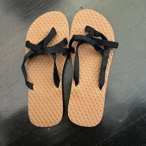 Volcom Women's Black Strappy Flipflops